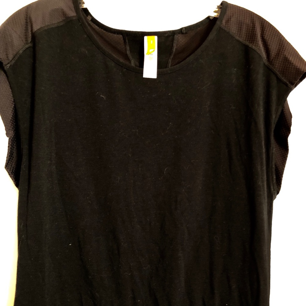 LUCY SHORT SLEEVE TOP - Black!